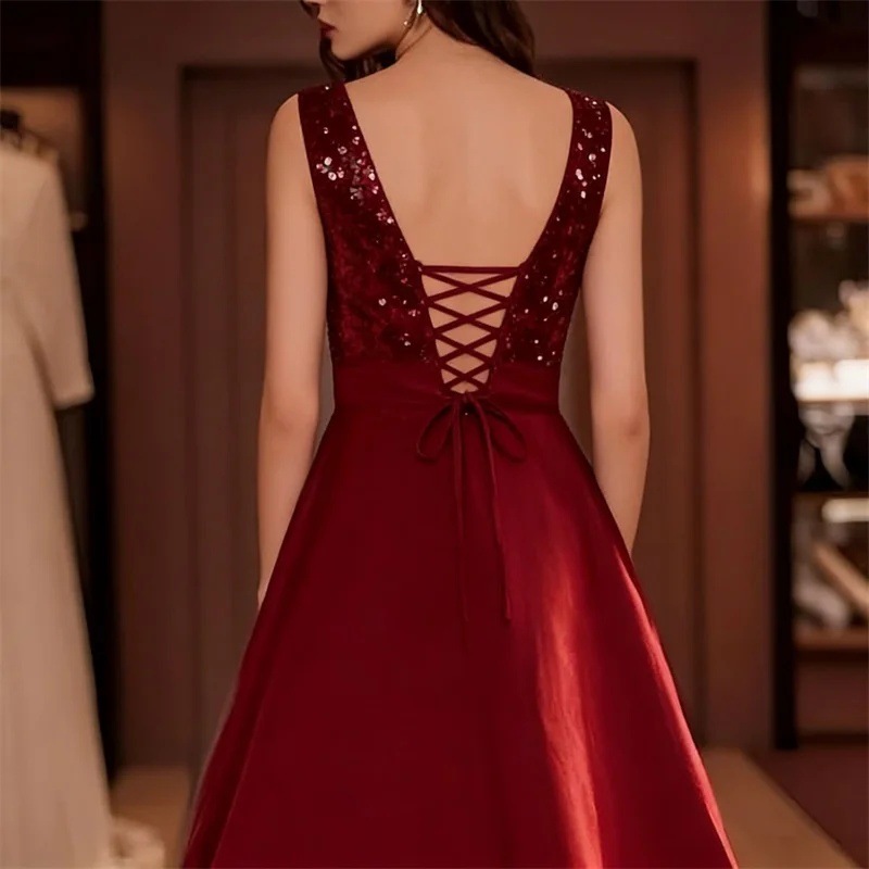 Burgundy Sequin Satin Midi Dre - đánh giá và giá Midi Dress